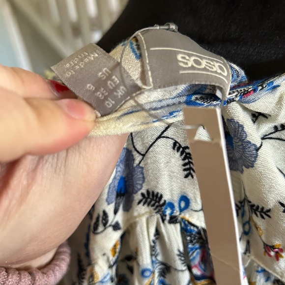 ASOS short sleeve cream and blue paisley floral dress size 6-NWT - Picture 7 of 7